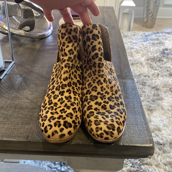 Really nice ankle boots just don’t wear anymore. - Picture 2 of 3